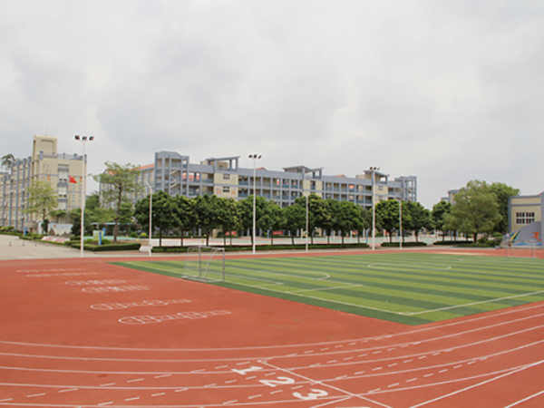 广东东莞某中心小学塑胶跑道+硅pu球场案例